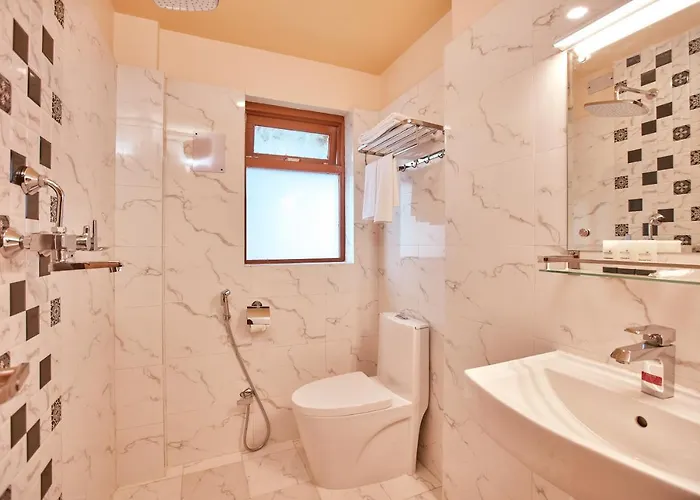 Hotel The Samrat Palace - Luxury In 3*