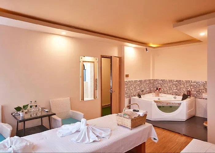 The Samrat Palace - Luxury In Katmandú